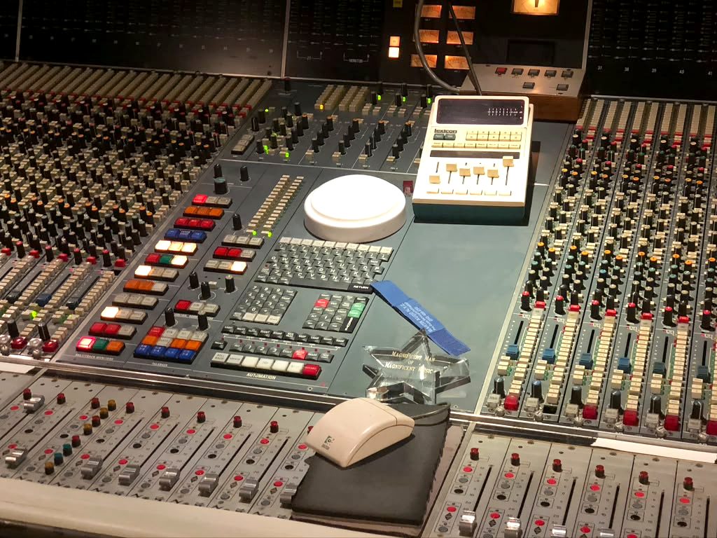 Centre section and automation controls of the Neve VR60 console